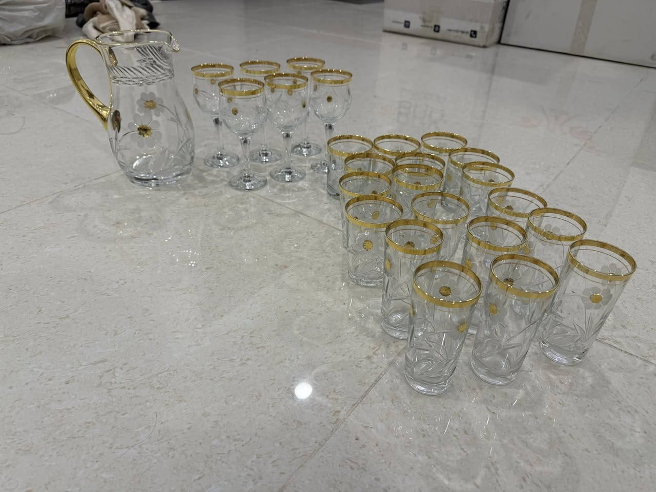 لسلام عليكم كلاصات عدد ٢٤ ودولكه كرستال اصلي مكاني بغداد التاجيات الي يريدهم خاص ***********
