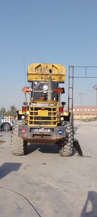 للبيع شفل كوماتسو حجم 270 موديل 2000 رقم اربيل 07707968581