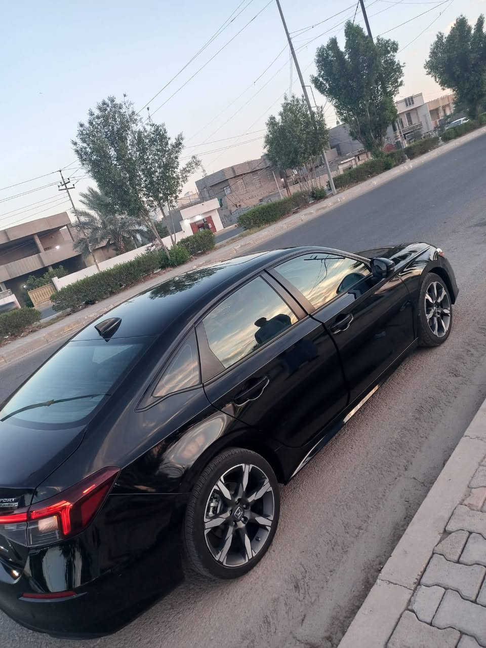 للبيع هوندا سفك موديل 25 هايبرد بدون صبغ فول مواصفات تورينك اللي يحب يستفسر عن سعر السيارة والتفاصيل يتفضل هذا رقمي ***********
