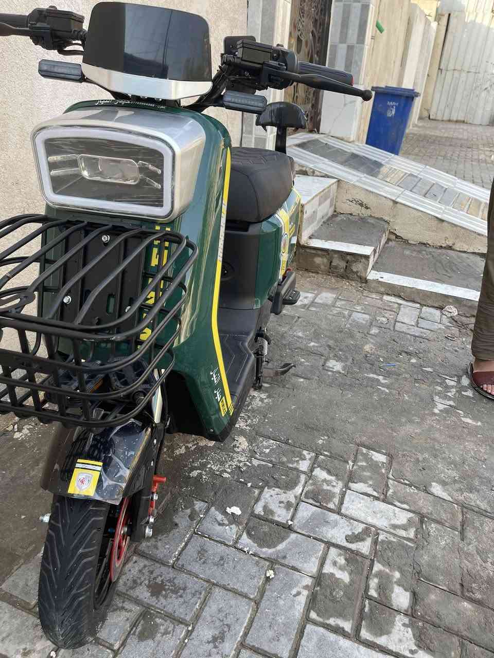 السلام عليكم دراجه آر 7 نضيفه صاله عندي شهرين بيه خمس بطاريات والكهربائيات شغاله كله الملف 1800 تهمل وزن 150 عنوان البصره سعر 500 وبيه مجال الطيبين *********** بي واتساب
