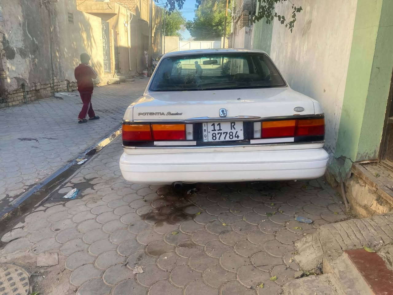 كيا بوتيشا مديل 92
كير ومكينه ونجي 
السياره بحاله جيده تشتغل وتمشي 
صدرها جديده 
باتري جديد 4 دبلات جدد ستوني شادهن 
هزه جديده ورقم بغداد الدولي ب أسمي 
مكان كربلاء حي الحسين
***********
السعر 24 ورقه بيه مجال حك الجيه
