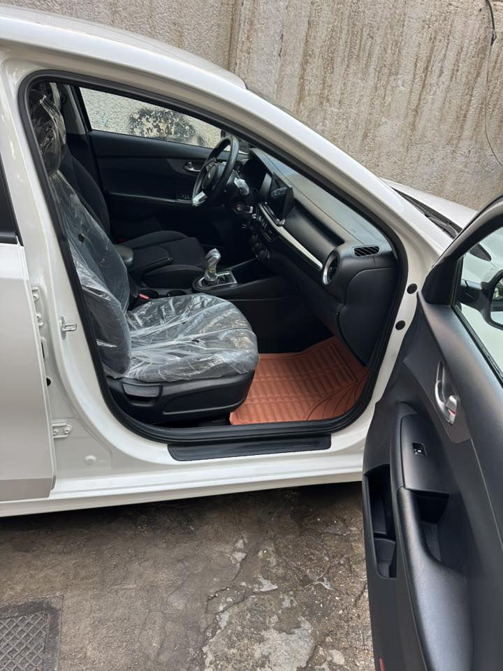 ( كيا سيراتو / خليجي / موديل 2020)
( الدولية العراقية )
مكفولة كفالة عامة حتى من البارد من دعامة الخليفة الى دعامية الامامية بدون صبغ بدون بارد بدون تبديل بدون كلشي كفالة عامة من ( كير AT / وميكنة / وتبريد/ وصدر)
رقم بغداد الجديد بااسمي تحويل ثاني يوم سنوية وهزه وفحص وارقام كله جديد مكينة ( 1600) دوش برغي ممفتوح بيه
( ماشية  66 الف كيلو متر فقط )
_
_شاشه كار بلي 
داخل اسود
ملاحظه السونار المندلاوي  مرفق مع الصور 
بيها ع كد شبر بالدوسه 
ورصات بالباب الخلفي 3 رصعات ممبينات 
السعر 160 وبيها مجال قليل 

‭***********‬
