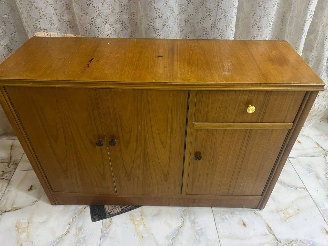 65بوفيه العرض متر و30والارتفاع90صاج داخل وخارج بغداد الحسينيه مال الراشديه وعندي توصيل ***********
