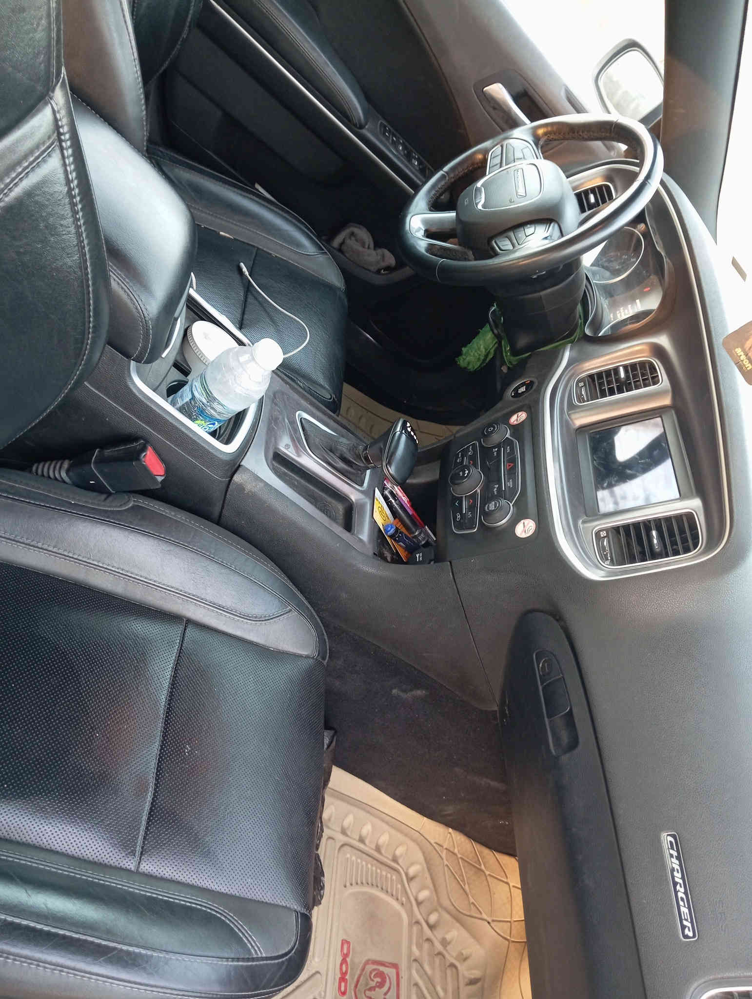 جارجر مديل 22 اصل فول 
حادث موضح بالصور تبديل باب فقط 
مرقم ذي قار 
ماشية 77 
السعر 230
***********
