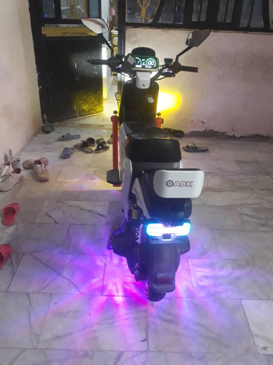 السلام عليكم دراجة X900 كفالة مديل 2026 لدراجة جديدة اشتخدام 5 اشهر بطاريات حجم 20 الاكبار سرعتهة 115 لدراجة كفالة وصلهة ماموجود ضاع تشتغل على الابلوتوث وبيهة هواي ميزات السعر 600 مكاني البصرة ابو الخصيب ***********  واتساب
