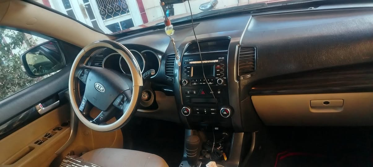 للبيع او مراوس
سورنتو2010 خليجي ٧راكب محرك 3500 
كير ومحرك خير من الله باسمي تحويل ثاني يوم رقم بغداد الجديد تخم تاير ويل كب 18 بنوراما تدفئه تبريد بيانو ثلاث قطع حساس خلفي
7 راكب كشن جلد كهربائي 
مري شفط يدات كروم كامره
تحكم ستيرن ثلاث جهات
داخل لونين بيجي اسود
جرص انذار 120 السعر138 بيه مجال
مكان السياره ديالى خان بني سعد
***********
