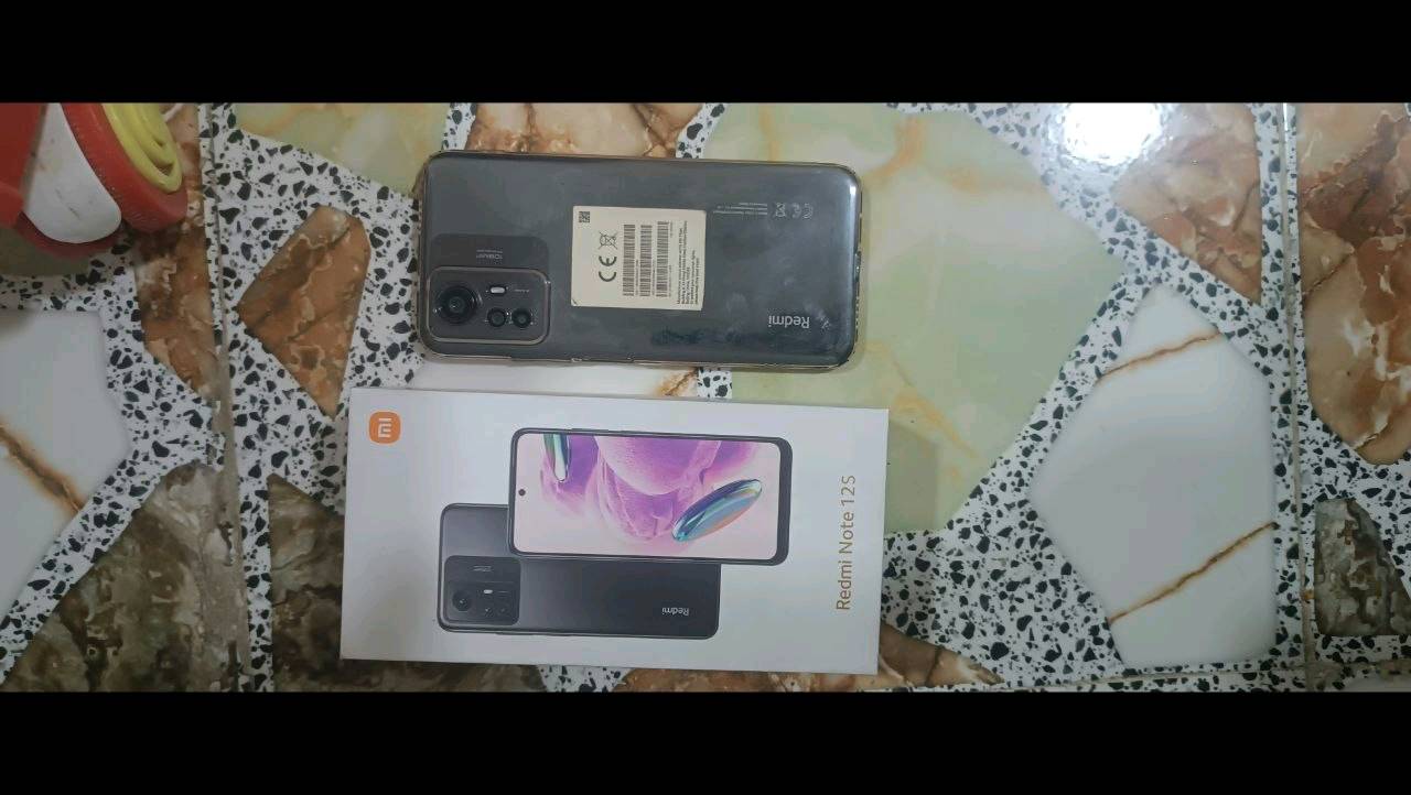 Xiaomi redmi note 12s الجهاز نضيف مع الكارتونه كامل الملحقات الجهاز ماخذه ب285 ورايده ب200 وبي مجال مكاني النجف الأشرف للتواصل واتس او اتصال ***********