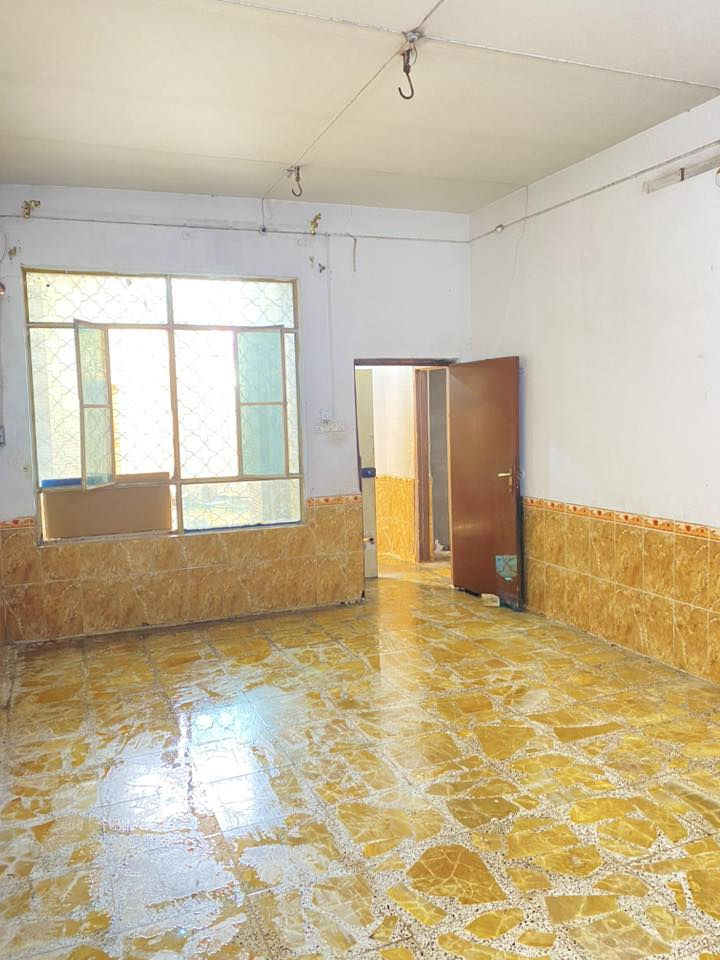 عقار للإيجار التجاري على شارع 40 (قدس انصار)
قريب على شارع ابو صخير

مساحة العقار: 200م
عدد الغرف: 3 غرف
صالة واسعة 
ساحة
صحيات عدد 2

للإستفسار: ***********
