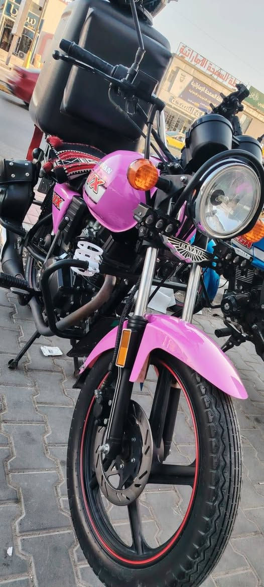 سلام عليكم شباب ريان للبيع وشوفت عينك خير من الله دراجه مديل 2023  مامفتوحه ماشيه 25الف حقيقي تنباع هيه وغراضهه من عده الصندوگ سعر2300 وبيهه مجال قليل وهاذه رقمي ***********
