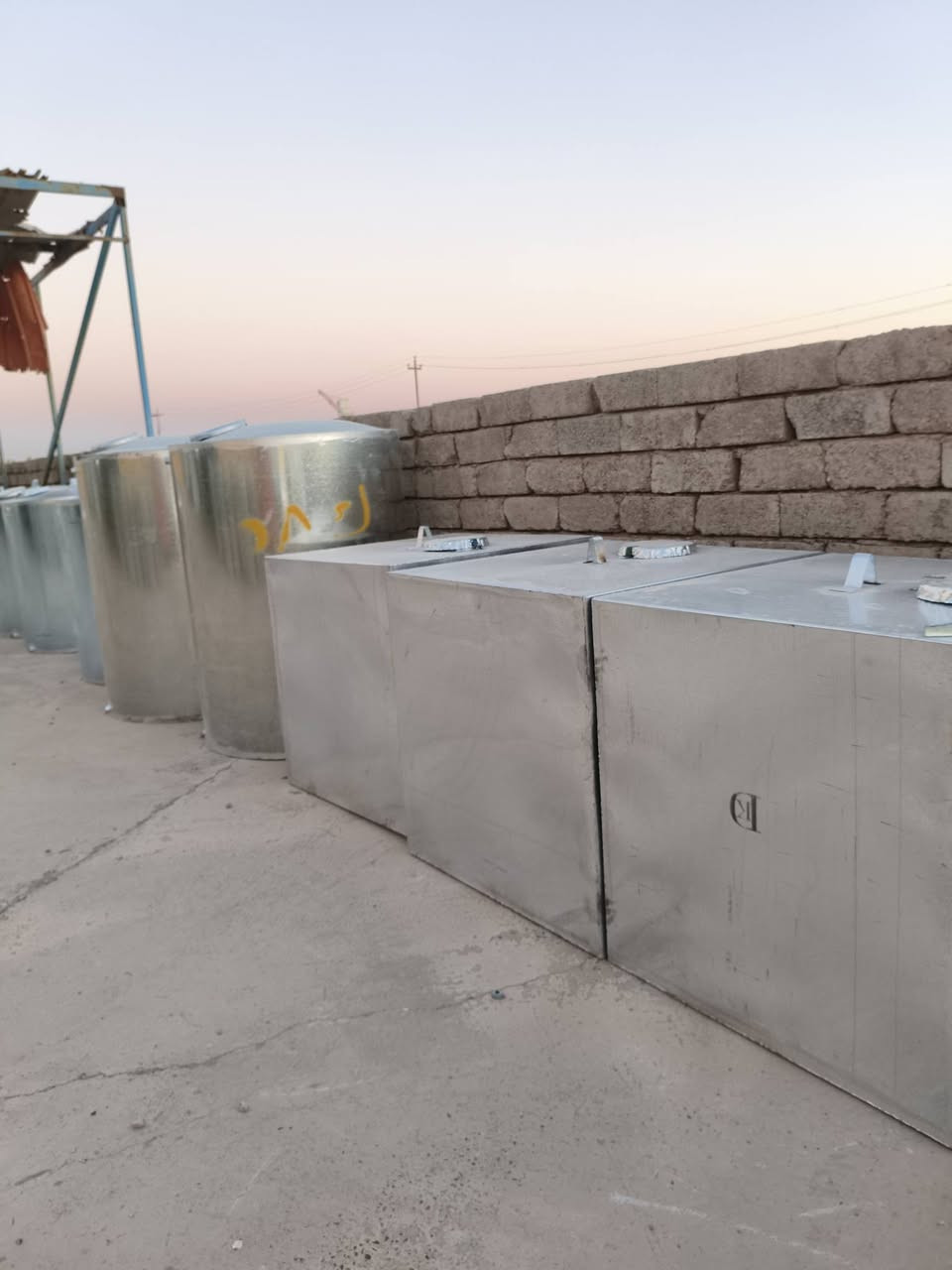 معمل خزانات بيجي شارع العام قرب شارع البعيجي معمل الثلج يوجد تانكيات نفط زغار وكبار ومقطورات  باانواعها حديد ثقيل وخفيف حسب الطلب للاستفسار اتصل ع *********** /// ***********
