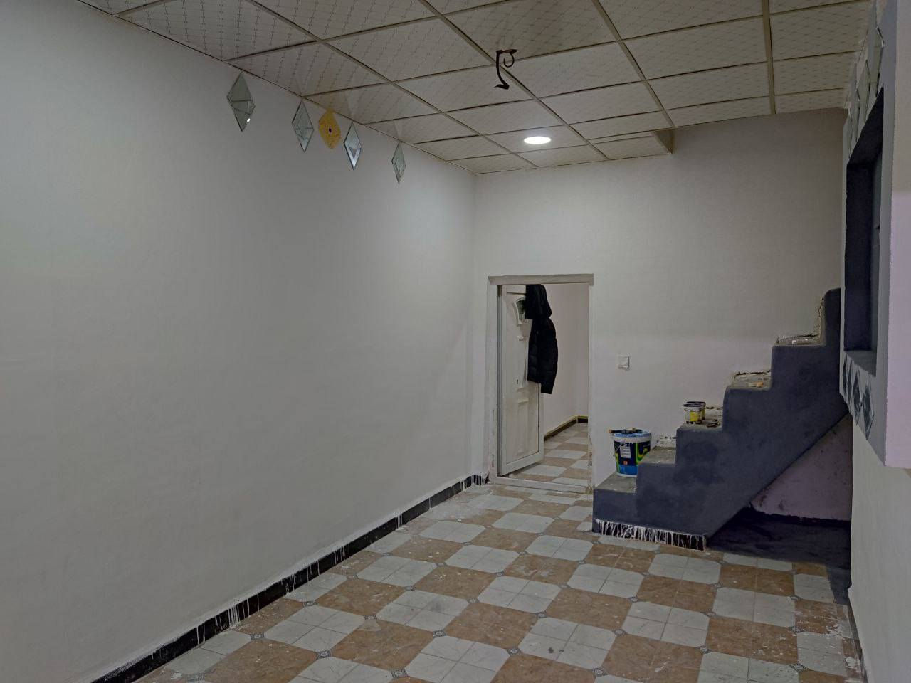 بيت 105 متر نهاية حي ميسان قطاع ال 24542 قريب الشريط وعلى شارع 60
صالة إستقبال مطبخ غرفة حمامات داخليه خارجية
 عكاده السعر 90 وبيه مجال للشراي 
***********
