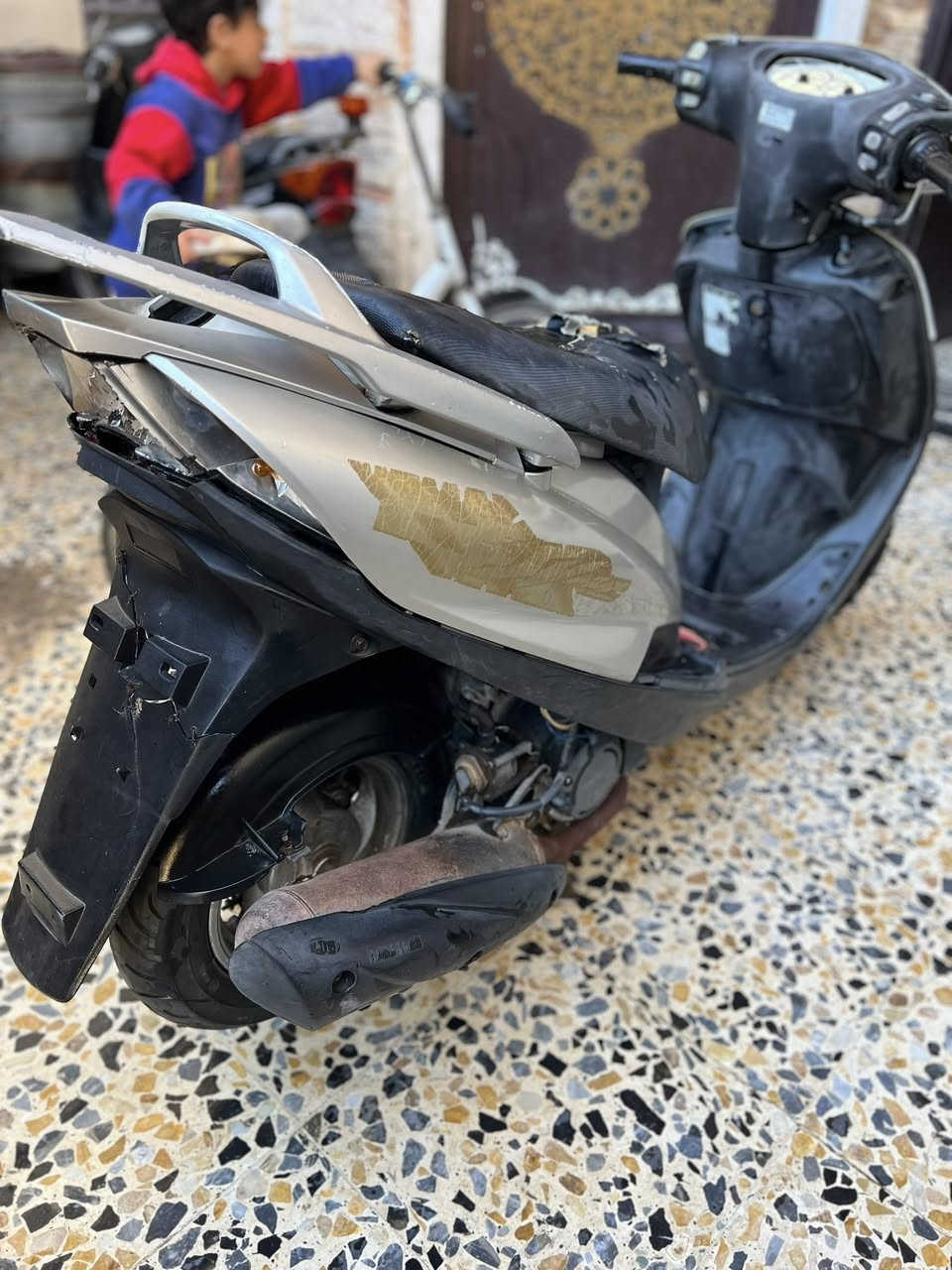 سلام عليكم ماكس ١٤٠ للبيع
دراجة نضيفه وجاهزه سلف هندر كهربائيات كامله 
سعر 300الف وبيه مجال مكاني بغداد الشعله

‪0774 176 4127‬
