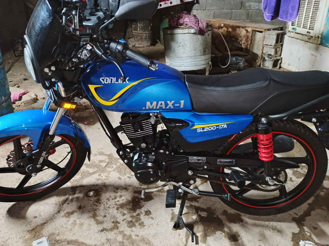 دراجة للبيع مستعجل العنوان بغداد جسر ديالى السعر 950وبيها مجال حك الجية جديد موديل 2025 للاستفسار ***********
