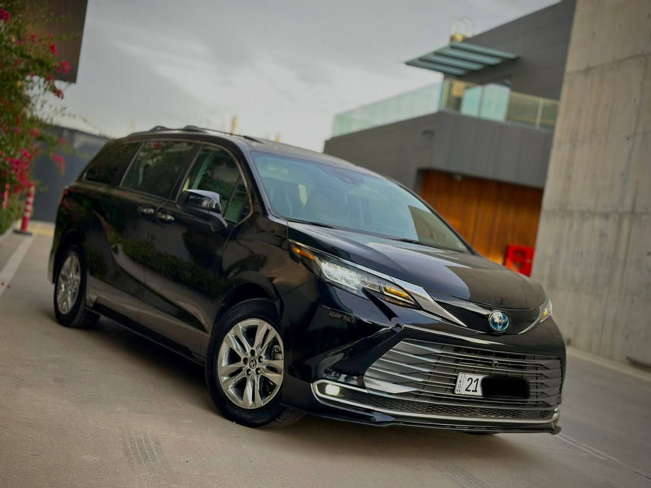 TOYOTA SIENNA XLE HYBRID ٢٠٢٢
-المحرك : 2500 cc هايبرد
-عداد المسافة ١٠١ الف ميل
-االون اسود
-تحديد مسار
-رادارات 360 درجة
-صقف ديفيدي
-كامرة خلفية
-تبريد 3 قطع مع تحكم خلفي مناخين
-3 انظمة قيادة
-سايد بريك بصمة
-حساسات خلفية
-فتحة سقف
-تشغيل بصمة
- 5 بصمات
-حساسات امامية
-كشنات جلد
-كشنات كهربائية
-حساس امطار
-حساس لايت (عالي ناصي)
-شاشة لمس كبيرة
-تدفئة كشنات
-انارة LED خلفي وامامي
-لايت عالي ناصي زينون
-خاصية طي المقاعد الخلفية لزيادة مساحة التحميل
-مقعد اضافي متحرك (يعني تصير 8 راكب)
-ابواب كهربائية شفط
-جنطة شفط كهربائية
-فتح وغلق الابواب بخاصية (الركلة)
-فتح وغلق الصندوف بخاصية (الركلة)
-نظام صوتي مميز مزود ب دمامات في الصندوق
-نظام التوقف الذاتي او مايعرف(مانع تصادم)
-وبقية مواصفات XLE المعروفة
-مكان السيارة سلیمانی  
السعر ٣١٥$ بي مجال جدا قليل
للاستفسار الاتصال
رقم سلیمانی وبأسمي تحويل مباشر
بس بيها واحد قدعه مصبوغ بدون دواخل ارباك
☎️(***********)اسیا
☎️(***********)کورک السليمانية, العراق
