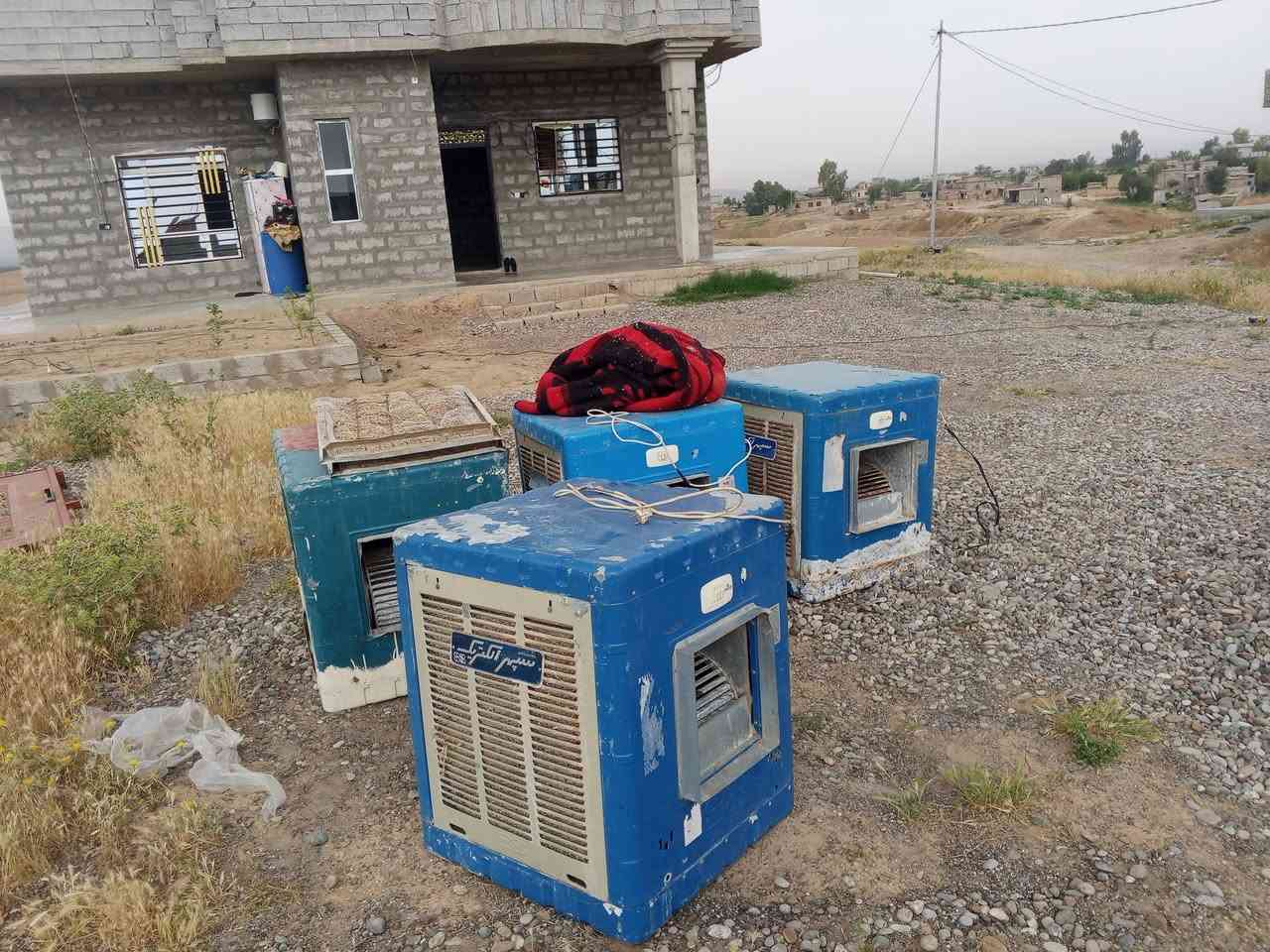السلام عليكم
يوجد مبردات للبيع اي قطعه 75 الف 
الاتصال ***********
