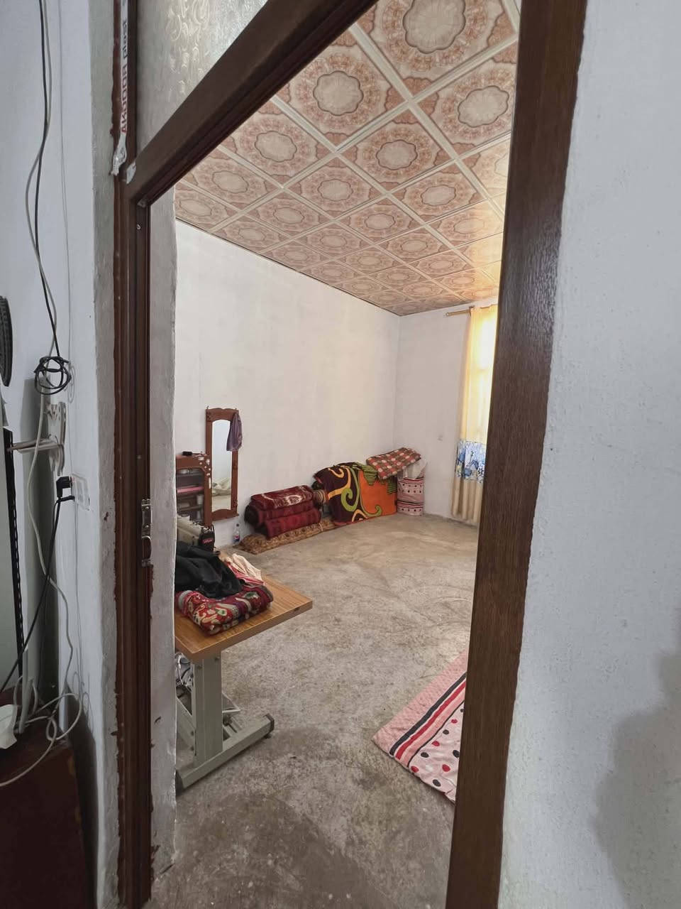 بيت في قضاء المنصورية /دلي عباس/حي المصطفى جنس الارض وقف زراعي 200 متر 
كامل خدمات باقي فقط التبليط ماء/مجاري/كهرباء /شارع 8 متر صافي
نقص البيت بيتونه وستاره وسيراميك ارظية 
البيت يحتوي على غرفتين نوم /صاله /مطبخ /صحيات /هول /استقبال/ كلدور /كراج/صحيات خارجية 
ابواب وشبابيك بلاستك ابيعة هوه والاثاث مالتة غرفه نوم مبردات 2 شاشه ثلاجة مجمدة جدد مكيفات ميديا ثنين جدد 
يصلح سكن واستثمار الايجارات اقل شي 175 الف 

السعر 42 وبي مجال تحويل باسمك بنفس اللحظة 
ما مطلوب للدوله ولا ربع دينار 
***********
***********

