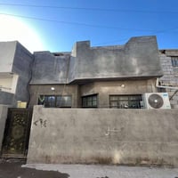 بيت للبيع مساحه 80 متر صاله وغرفتين نوم وصحيات سعره 55 وبي مجال 077126...