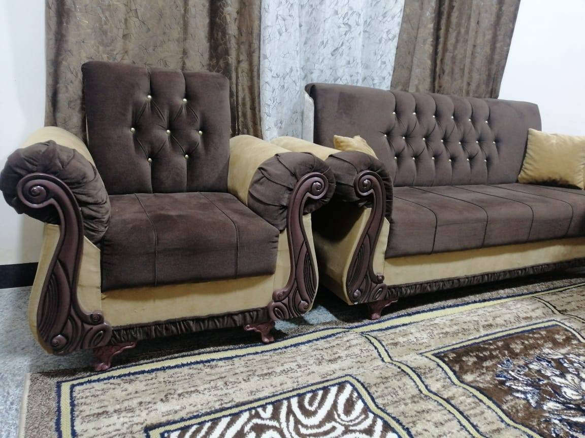 للبيع 
١٠ مقاعد تخم سعر ٢٠٠
الطباخ ٥ عيون شغال نظيف سعر ٢٠٠
كاونتر سنك كامله سعر ٢٥٠
فرن شغال نظيف سعر ٥٠
العنوان الصقلاوية شارع ٢٠
 *********** للاستفسار
