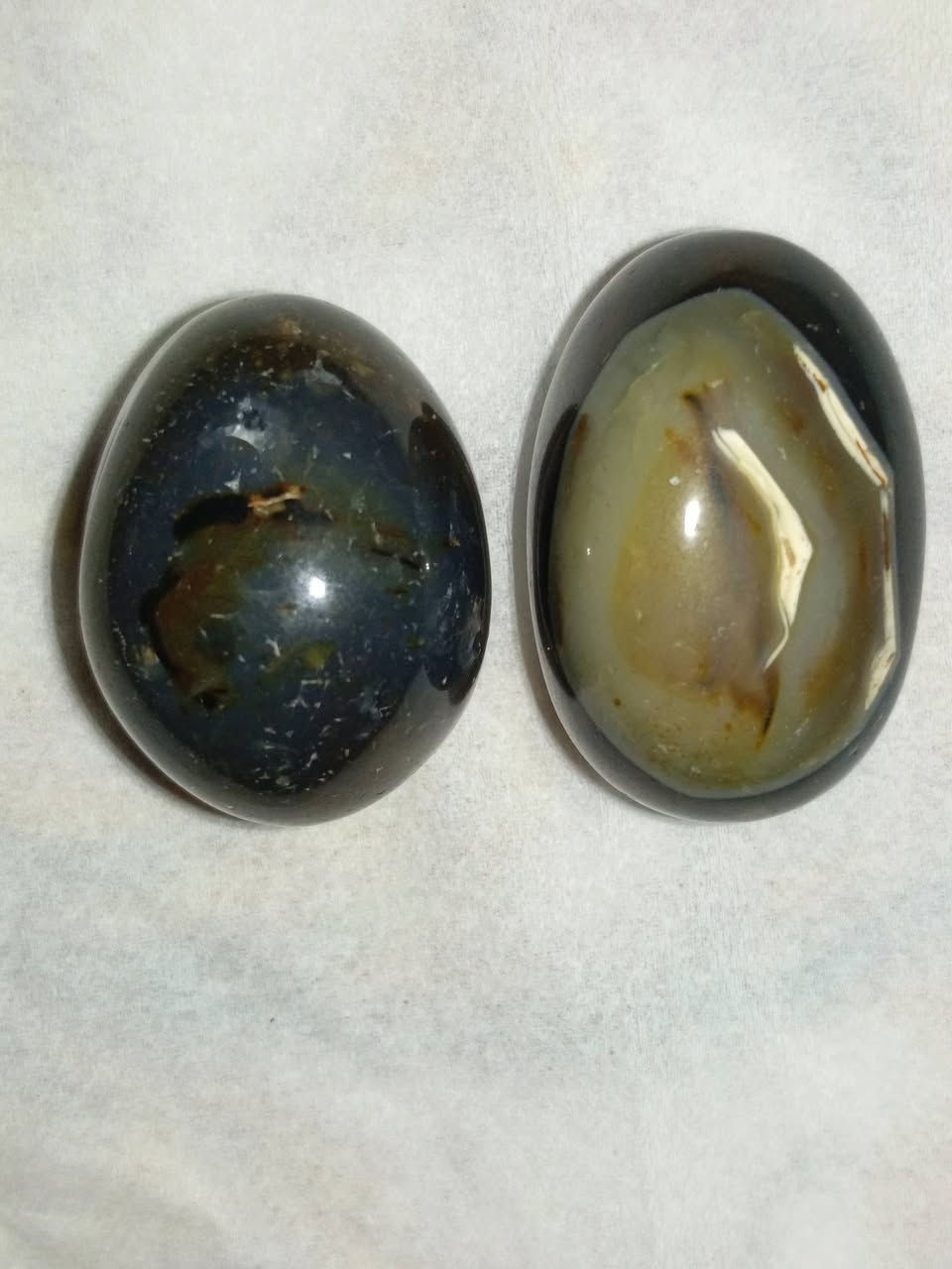 السلام عليكم ..وعظم الله لنا ولكم الاحر بذكرى استشهاد المولاه امير المؤمنين علي ابن ابي طالب عليه صلوات الله وسلامه ...استعرض لكم زوج خرز من السليماني الهندي الاصلي القديم جدا (انتيك) منگل جيب اسود برصاصي بعطف عين صريحة حمرة والقطفة الثانية معطفة عطف واضح مصور القطعتين شي مرتب ونادر متحصل مثلهن لون جداا مميز ويحملن اكثر من لون مرغوووب جدا الخرز غير مثقووبات فقط تعديل بسيط جراخة الهند سعرهن 50 مع التوصيل وبيهن مجال بسيط جدا يرهمن45 للشراي بيهن طاقة قوية لكن مامكشوفات ومامعروف عملهن


**إذا كنت صاحب هذا الإعلان وتريد حذفه لأي سبب، رجاءا أرسل رسالة إلى الدعم الفني**