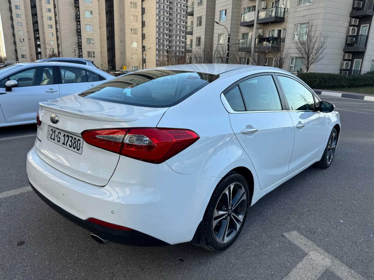 بە ناوی خوای گەورە
ڕەسمی سۆنەرەکەم داناوە 
کیا سیراتۆ 2013 خلیجی شکڵ گۆڕاو
سفری شەریکەی البخیت  فوول مواسەفاتە  بەسمە ڕەنگی سپی بەفری پێنج ویل کەپ ویل 17 سڵاید ABS سوکان ڤۆلیۆم و بلووتوز  و تەلەفوون تەحدید سورعە گێڕ لە سەر سوکان 6 گێڕ سەلاجە ئۆکس و USB, ئاوێنە ئیشارەت و ئاوێنە ئەخەوێ پێش و دوای لید پێش و دوای حاسەیە بلاجیکتۆر لایت عەدەسە و باڵی سەر سنووق دوو بەسمەی شەریکەی لە گەڵایە گێڕ و مەکینە بە شەرت بێ عەیب بێ کرانەوە لە سەر دەقی شەریکە ماوەتەوە سەنەوی تازەیە تا وەکو 2029تایەی تازەیە تەقە و ڕەقەی نییە تەبرید مەرکەزی تەبرید لەمس وشاشە گەورە و کامێرا و شاشە لەمس
شوێن سلێمانی 
*********** السليمانية, العراق
