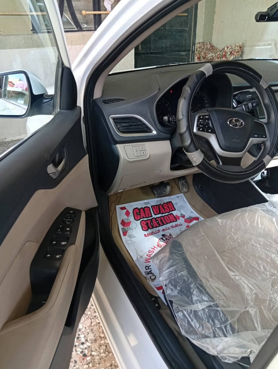 السلام عليكم اكسنت خليجي 23فول مواصفات مكفولة بلاد بيها طخه خفيفه بحافه الباب الخلف السايق فقط ماشيه 49 المكان بغداد السعر 146للاستفسار الاتصال بالرقم ***********
