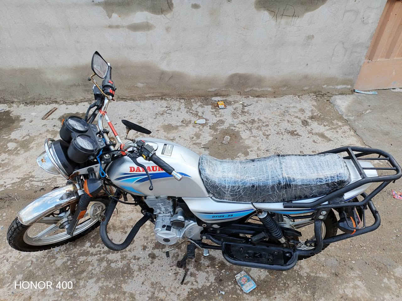 دايون عظم موديل 2020
اوراق كامله اصوليه 
دراجة حلوه ومكينتها مكفوله 
كهربائيات كلها شغاله 
رايدها بمليون وميه وبيها مجال 
مكاني بغداد مدينة الصدر 
***********
