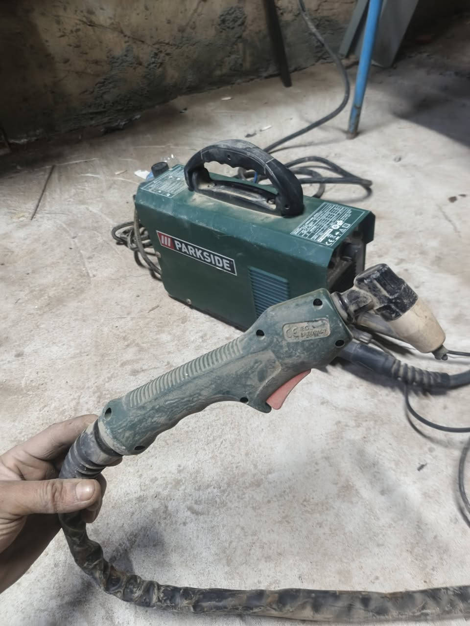 السلام عليكم مكائن زائد بنج زائد كتر للبيع مكان زعفرانيه الشلع 500
***********
