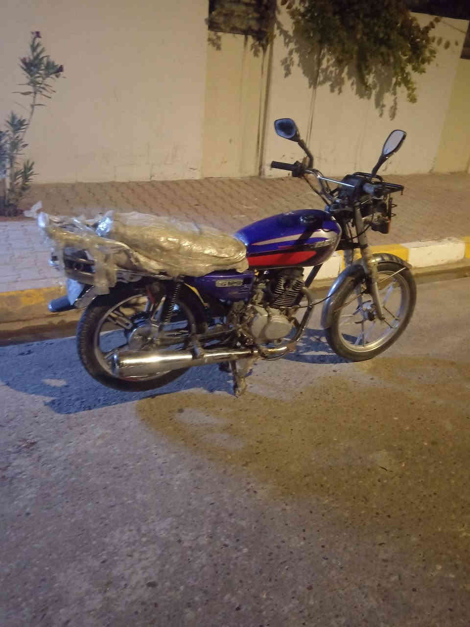 الازرق للبيع *********** واتساب مكاني تكريت سعر 240 قفلللل
