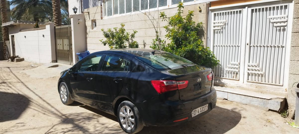 كيا ريو خليجي 2013
محرك 1600 
كير اوتو ماتيك
تحكم ستيرن
اشاير بالمري
بيها ضربة بالجنطة والجاملغات الخلفية فقط 
نقصها فقط تبريد 
كهربائيات كلة جديد
سيارة جاهزة 
السعر 68 تحويل فقط 
رقمها ذي قار 
***********
اخويه عجبك السعر اتصل ما عجبك اعبر المنشور واني الممنون 
كير محرك مكفولات 
بس اني ابيع برميل و4 تايرات شوف عجبتك اخذها ما عجبتك الاتگلي بالعيوب
