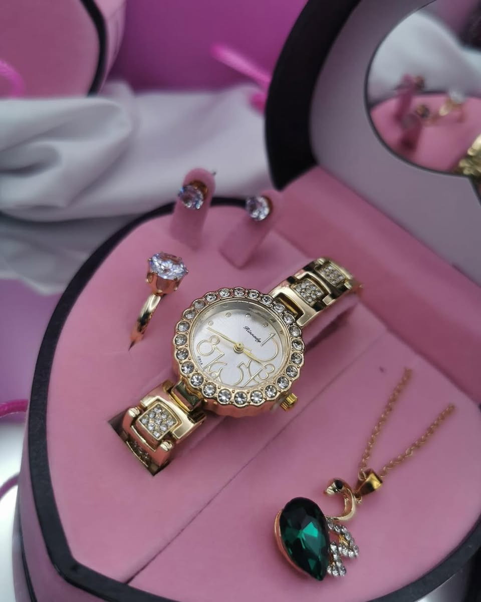 كوفري القلب الوردي راه عاود توفر ✅
الكمية قليلة خاوتنا ✅
للطلب راسلونا على الخاص


**إذا كنت صاحب هذا الإعلان وتريد حذفه لأي سبب، رجاءا أرسل رسالة إلى الدعم الفني**