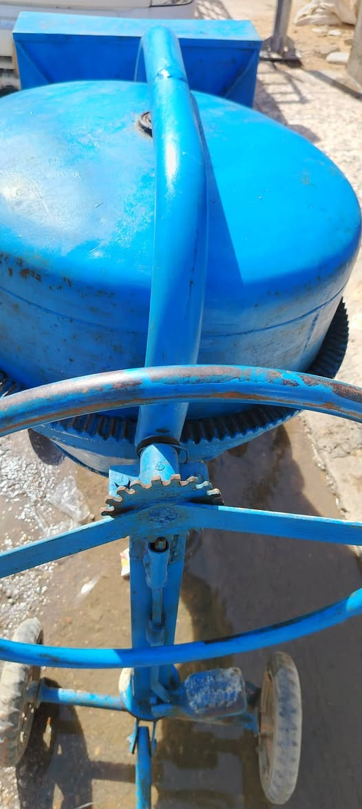 السلام عليكم
خباطه ايطاليه للبيع ثلاثه ريشش
مكان بغداد رقم هاتف
***********
