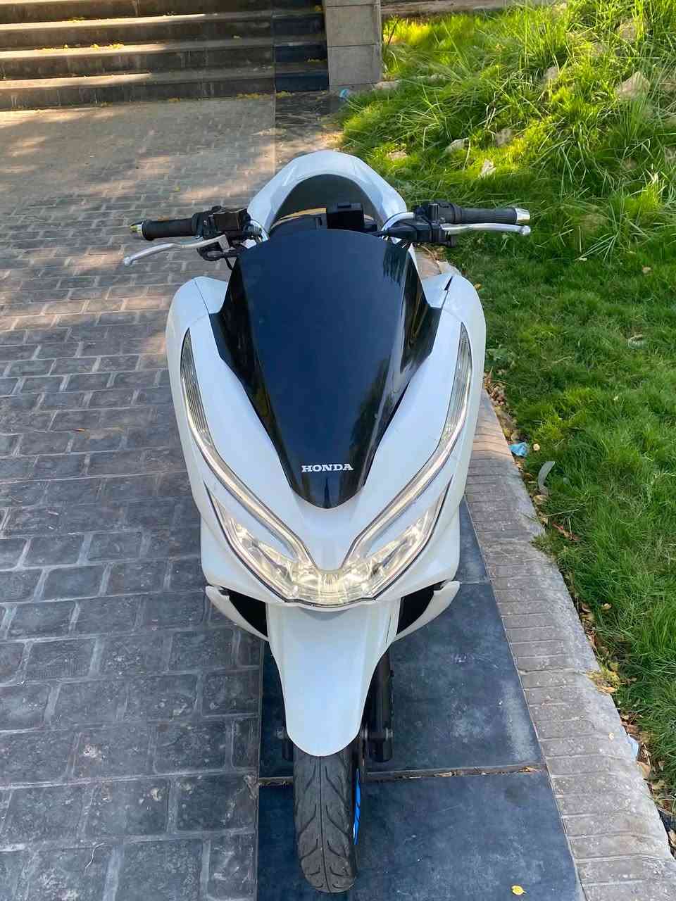 جيل 3كورية كفالة عامة اوراق منفيس جاهزة من كلشي  ترايهة للشمال ابيعلك من باب البيت برغي ممفتوح بيه كل كهربائيات شغالة كل حساسات شغالة تدفئة يدات شغالة ماشية 52 دراجة بالكارتون شرط شلعة ومعدل طيران 
مكاني بغداد فلكة حي نصر السعر 1900وبيها مجال للشراي 
***********
