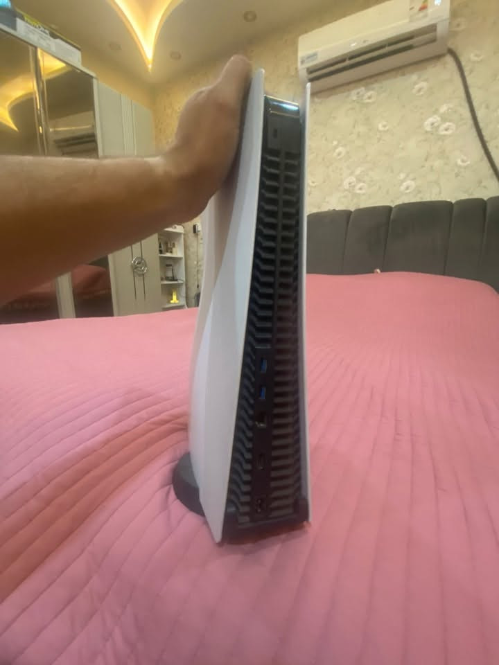 بلي ٥للبيع جديد نضيف جدا غير مفتح استعمال قليل
مكاني بغداد .***********
