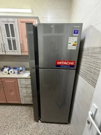 للبيع ثلاجه هيتاشي وغساله الجي    07708419442