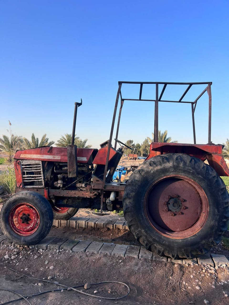 السلام عليكم من رخصه ابو الكروب للبيع عنتر 80 كير مكينه اكسل وهودرليك كفاله ستيرن باور مكينه نكره سلف بدون رقم المكان واسط العزيزيه السعر 4مليون وبيه مجال ***********
