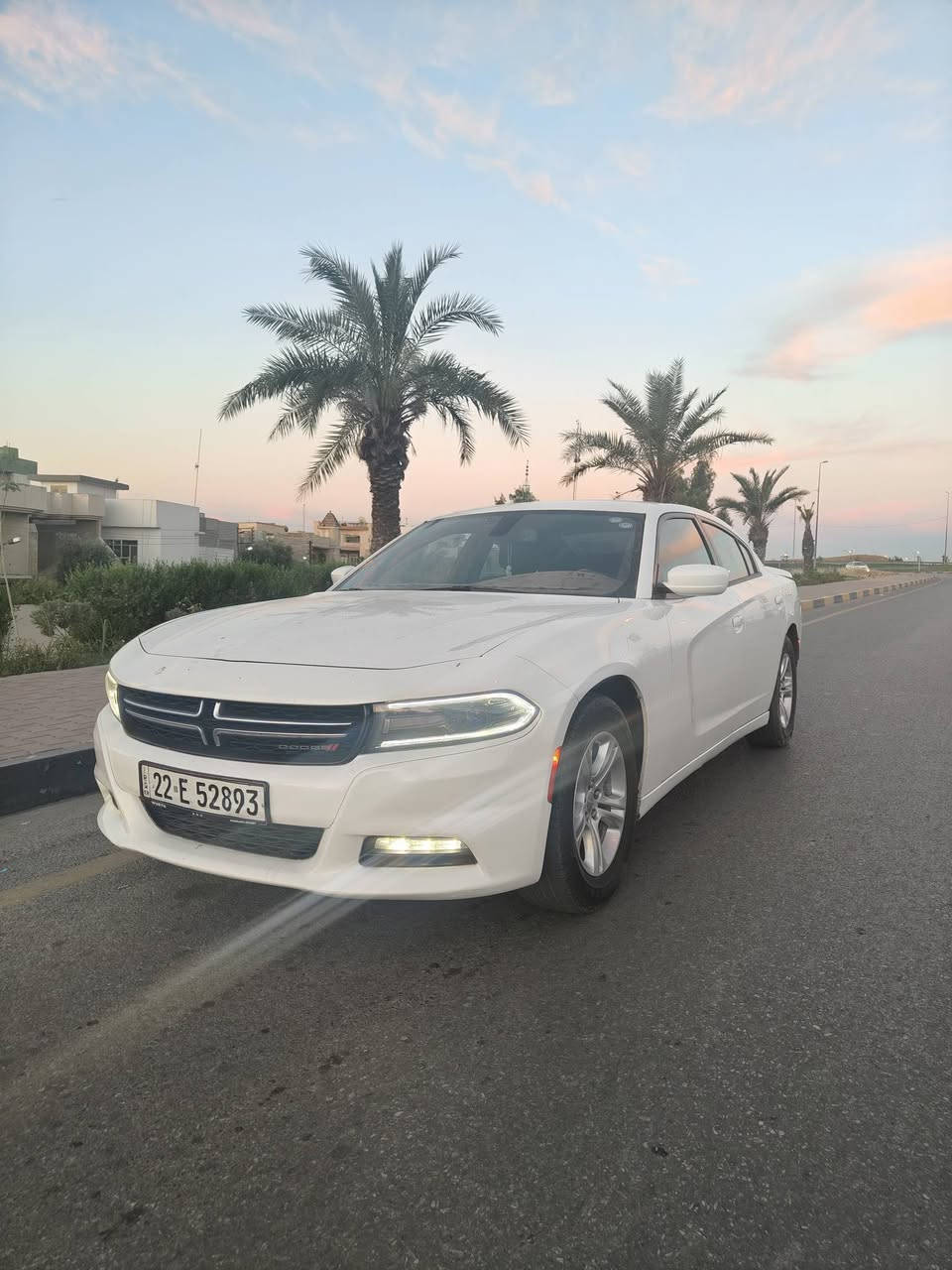 جاجر 2017  sxt
بدون صبغ فقط جاملغ كلير من امريكا 
حداديه طخم تاير جديد عليها صيانه جديده 
سياره داخله العراق ماشيه 60 m 
حاليا ماشيه 104 
السعر 208 
رقم الهاتف ***********
هزه وسنويه 2027
سياره مكانها الموصل

