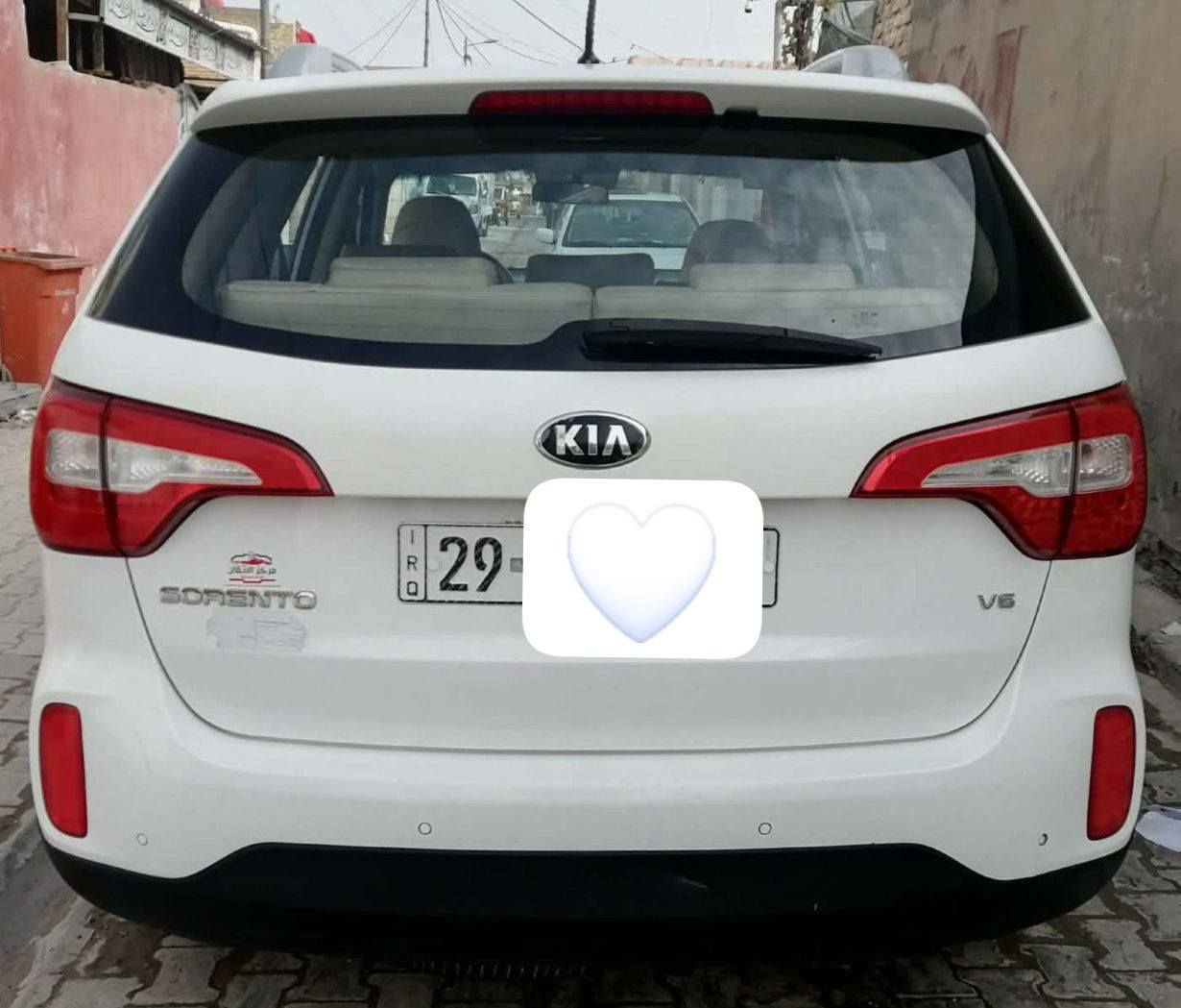 السلام عليكم 
سياره سورنتو موديل 2015 رقم واسط انكليزي لوحات انكليزي فوول كفاله عامه 
السونار مرفق بل صور 
بصمه 
7 راكب 
مكينه 6v
كشن كهربائي 
اشارير بل مري 
تحكم استيرن
وبعد بيها مواصفات معروفه 
مكاني كوت 
الرقم 
***********
***********
ملاحضه ( مكلف بنشر اتصل على صاحبها)
