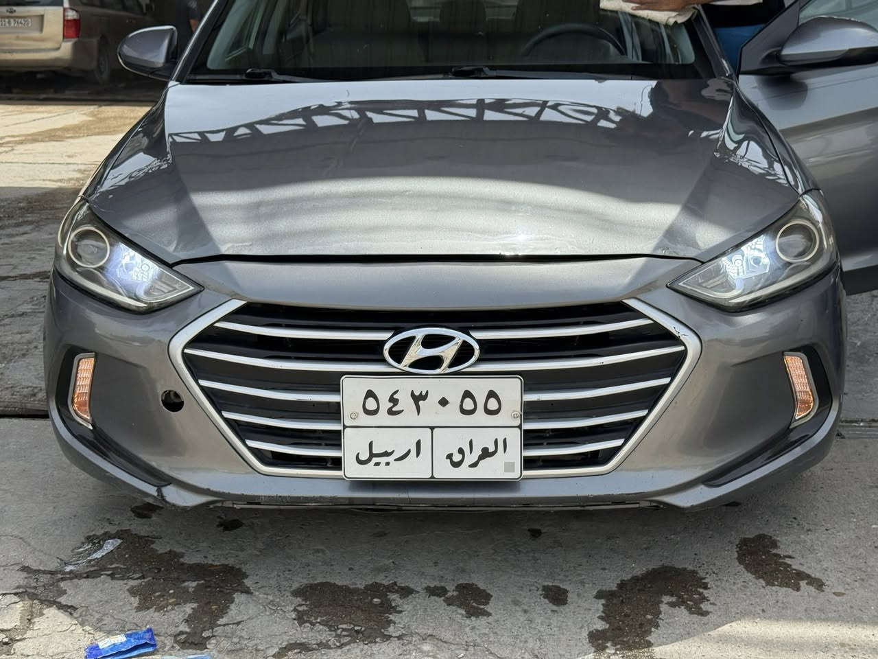 النترا وارد امريكي 2017 اللون نفطي
حادث بنيد وراجع نفسة
مواصفات شاشة كاميرا  ابل كار بلي انظمة قيادة كروس سرعة
بدون صبغ بدون تبديل ليبل واحد
ماشية 109 ميل
مازدات جدد وعدسات LED
كير ومكينة وكهربائيات ع وضع الشركة
باتري وصدر وطخم تاير اصلي جديد
بيهة طخة بالعراق اباب الصدر ترجع بارد
ربع دينار متصرف عليهة غير طخة الباب
سعرهة 123 وبيهة مجال
بغداد الكرخ
***********
