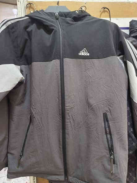 قمصله رجالي باله
العنوان الماجديه شارع الملعب 
قرب السوق محل ابوذر 
***********
