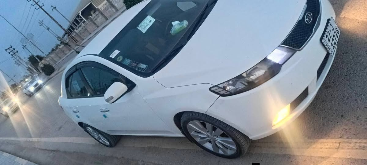 السلام عليكم.. سيراتو ٢٠١١ مكفوله بيه فقط باردات بسيطات والسونار مرفق رقم اربيل سنويه لل٣١ تريد تحويل تريد وكاله السعر ١٠٠$ بيه مجال.. مكاني واسط الزبيديه ***********//***********
