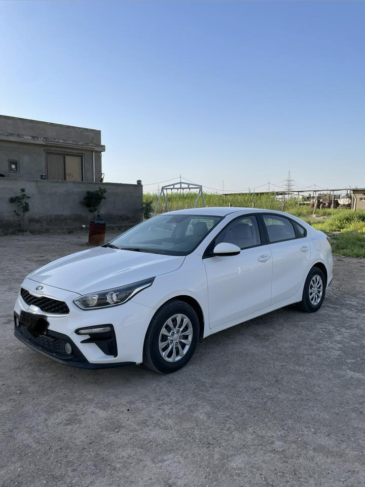 كيا سيراتو خليجي موديل 2020 للبيع فقط بدون مراوس السيارة مكفولة كفالة عامة بعدها بتايرات الشركة
السعر 155 وبيها مجال 
للاستفسار :***********
