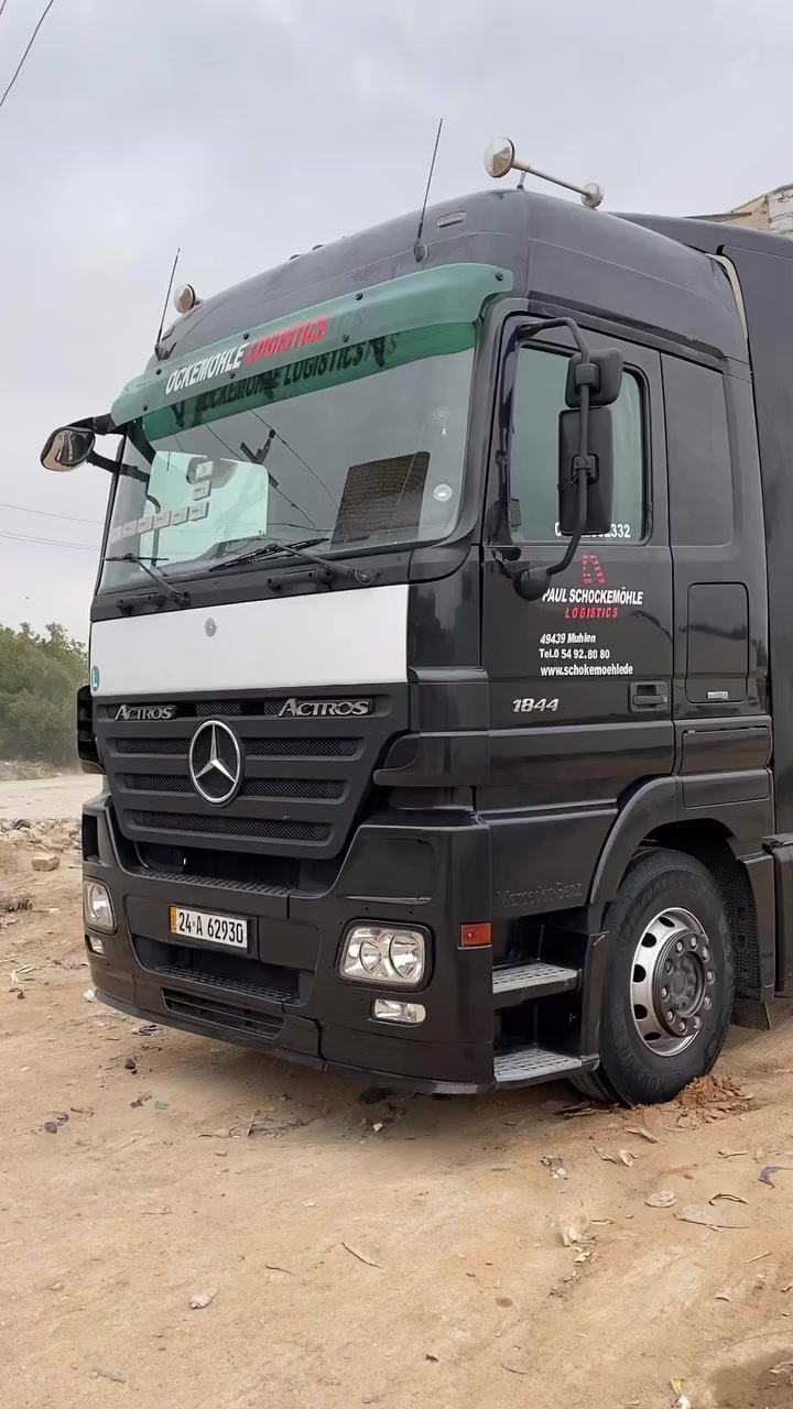 السلام عليكم سياره للبيع 2007سنويه جديده ل 2027 مكينه محسن 44 تخم تاير شاصي مكفوله سياره خير من الله الاستفسار الاتصال ع الرقم ***********
