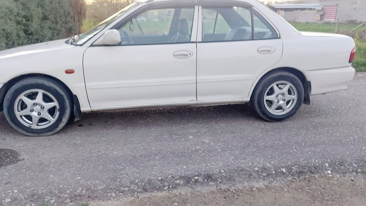 برتون للبيع موديل 2004 رقم بغداد مميز شرط التحويل حداده جديده محرك كير جديد كهربائيات كله شغال شاشه وكامره السعر على خاص الاتصال ***********
