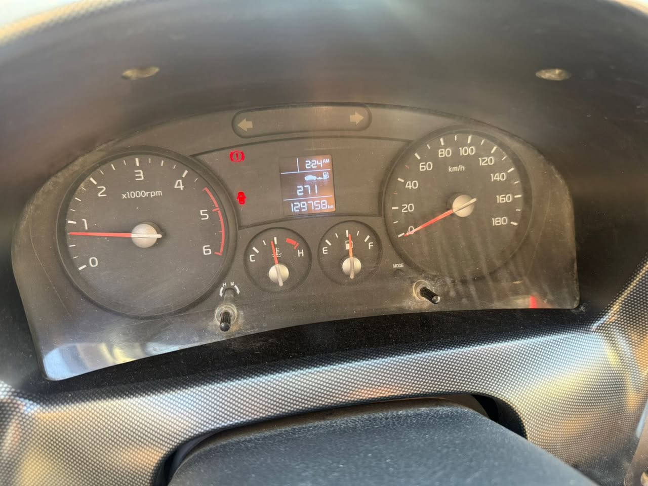 تحيه طيبه كيا فحل 4000 موديل 2021 مفتوح مو مسكر رقم بغداد خمس نمر السعر 172 الهاتف ‭+964 771 009 5788
