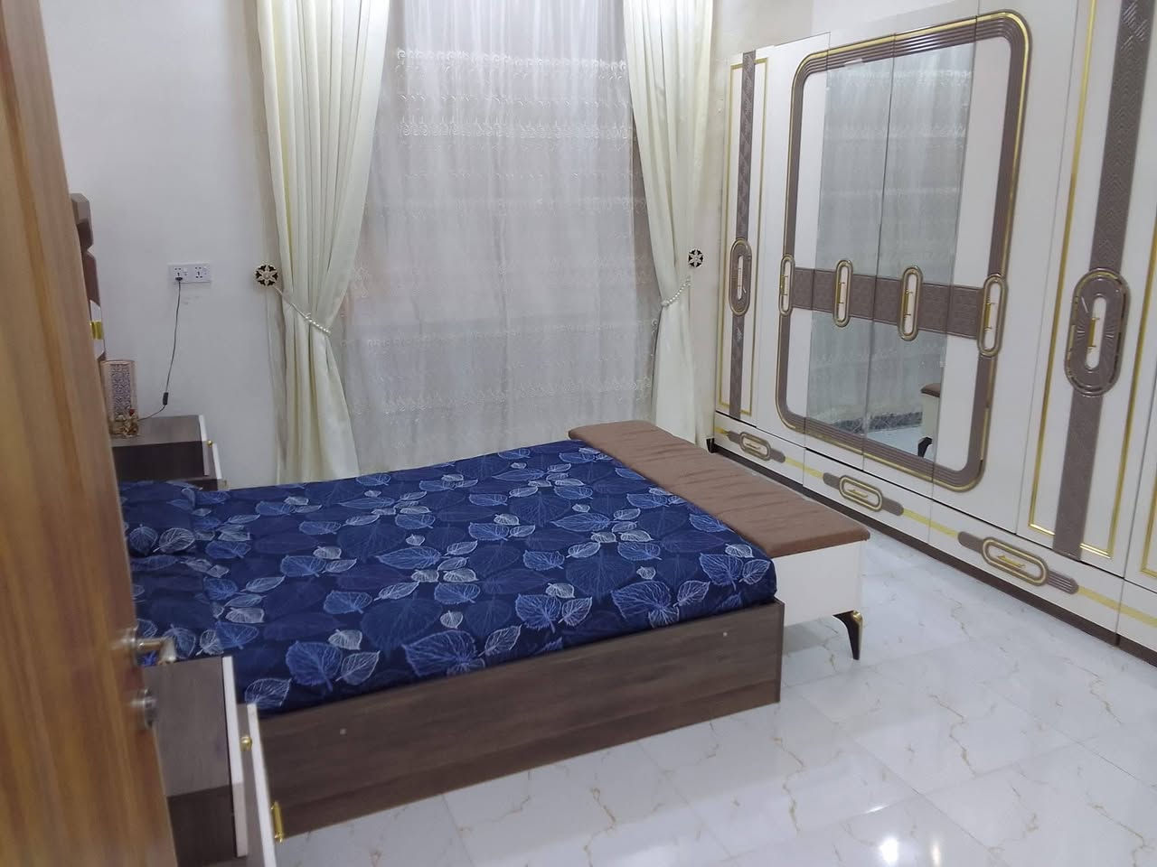 غرفه اخشاب تركيه استعمال شي قليل مع بردات مكاني حصوه حي علام السعره ٨٥٠وبيه مجال رقم ***********
