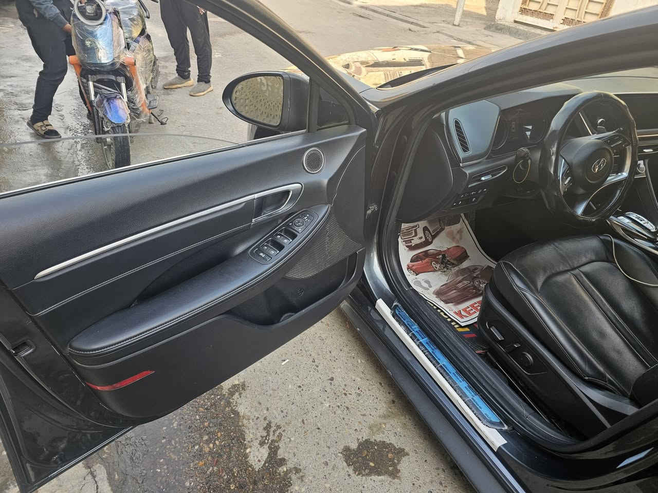 السلام عليكم سوناتا 2022 كوري اصل كلين فول عده الفتحه  محربغداد زعفرانيه محرك.2500المرغوب        ***********
