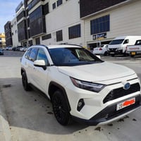 راف فور SE هايبرد • ٢٠٢٢ • أبيض صدفي