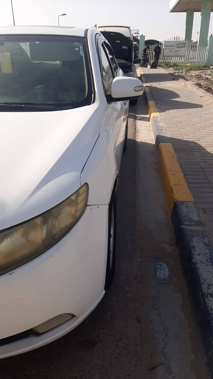 كيا سيراتوو 10
باسمي سنويه ل29
سياره مكفوله من ضربه فقط صبغ وبيهه خياس بل بيبان كدام 
مكينه وكير حلوات 
كمبريسرر عطل فقط 
مكاني البصره 
***********
