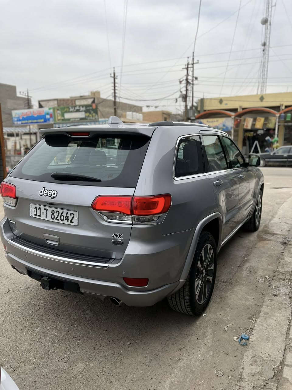 السلام عليكم 
للبيع فقط جيب كراند شيروكي 
مديل 2018 اوفر لاند جكات 
فول الفول 
بنراما 
تدفئه تبريد كشنات 
شاشه كبيره
جنطه كهرباء 
كشنات كهرباء 
بدون حادث 
دعاميه وشويه بل جاملغ الامامي الايمن 
بدون ايرباك 
ماشيه 88mil
السعر ٢٤٠$
مكاني بغداد الكرخ
وبيه مجال بسيط 
للاستفسار الاتصال ع الأرقام
***********
***********
ابو يمان
