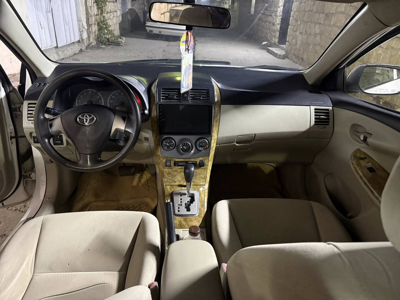 للبيع او مراوس كورلا 2011 امريكي بيها صبغ بابين وقطعتين صغيره بارد كير محرك بشرط تبريد تدفئه ***********
